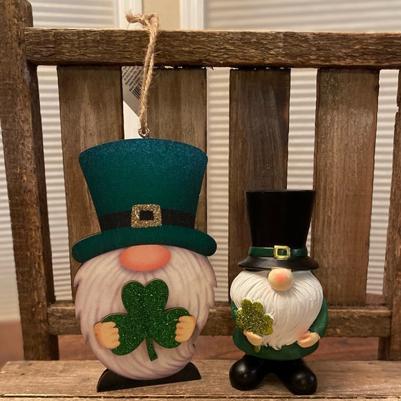 St. Patricks Day Gnomes Kitchen Towels & St. Patrick’s Day Gnome Figures Bundle - Picture 9 of 16